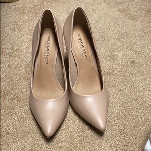 Women’s size 9 nude colored heels